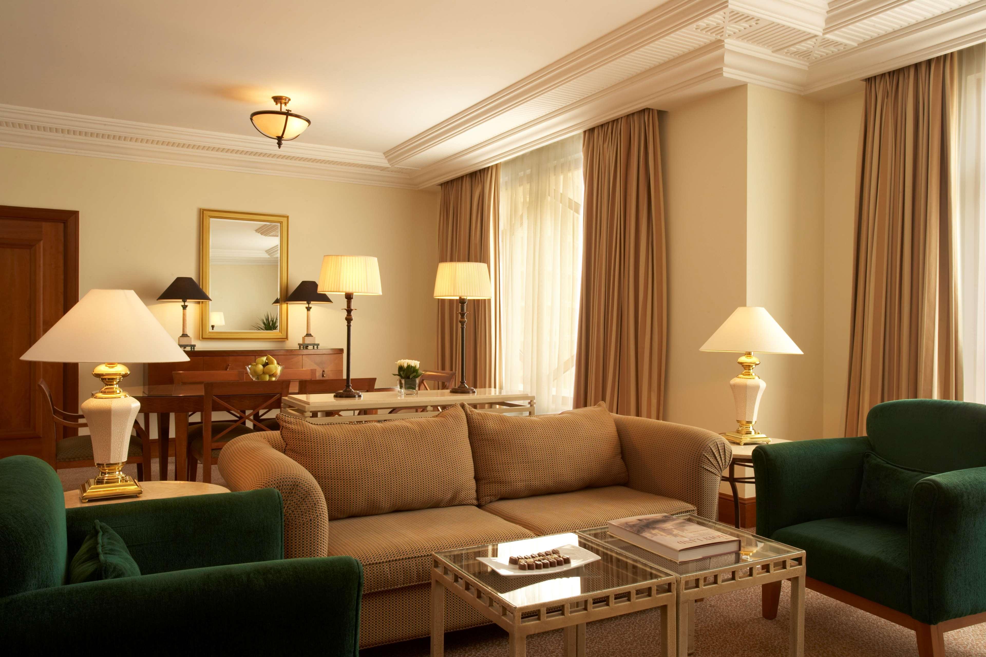 Grand Hyatt Amman Hotel Exterior foto A suite at the hotel
