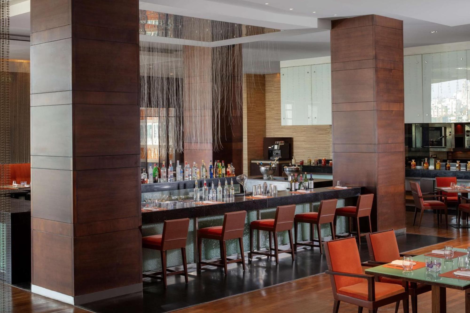 Grand Hyatt Amman Hotel Exterior foto The bar at the hotel